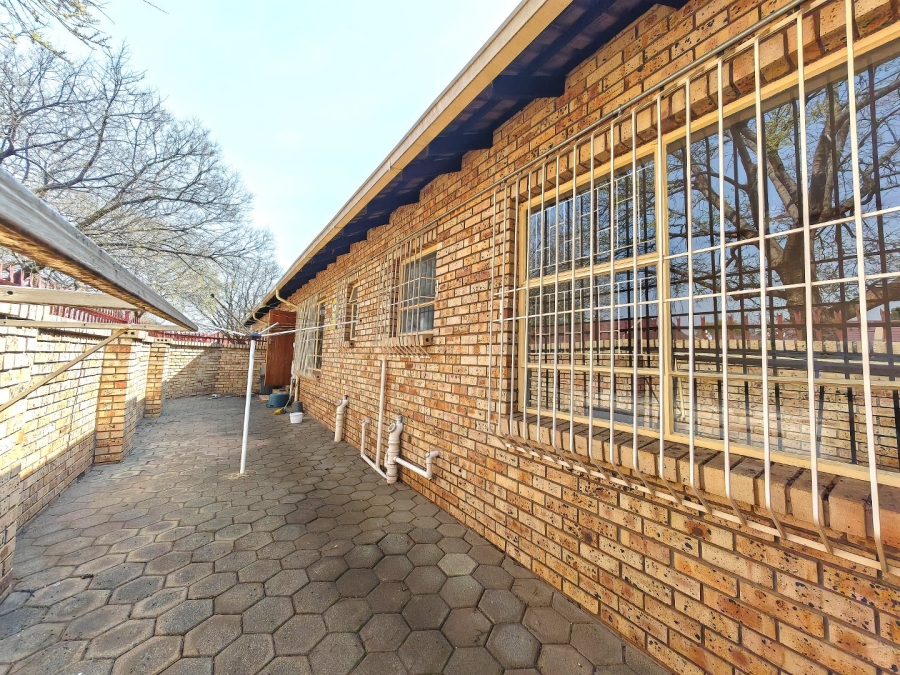 3 Bedroom Property for Sale in Uitsig Free State